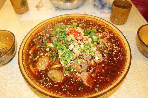 想在縣城開一家冒菜店，預(yù)算大概多少能搞定呢
